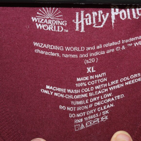 Harry Potter Gryffindor Quidditch Wizarding World of HP T-Shirt Size XL - Picture 9 of 13